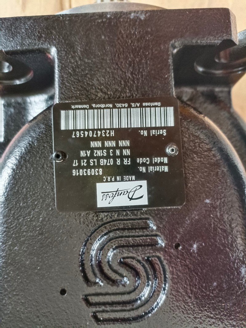 歐洲進(jìn)口馬達(dá)OMP160 151-0315丹佛斯DANFOSS液壓馬達(dá) 原裝供應(yīng)薩奧丹佛斯柱塞泵T90R100PHDAB8AS3DCF03MIX424224 OMTS250 151B3038原裝丹佛斯液壓馬達(dá)低價(jià)出售中