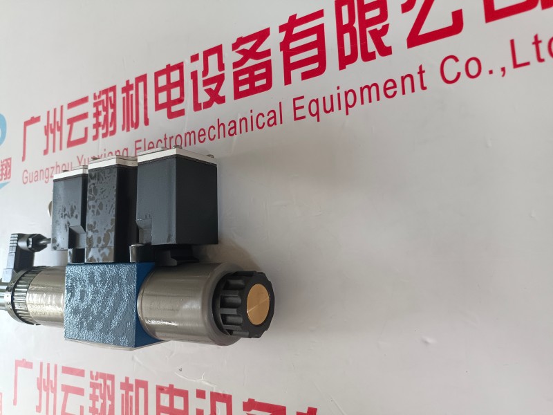 原裝進(jìn)口德國REXROTH力士樂4WE10C50/HG24N9K4/M電磁換向閥 原裝進(jìn)口德國REXROTH力士樂4WE10C50/HG24N9K4/M電磁換向閥 德國REXROTH力士樂比例閥4WRTE27E500L-4X/6EG24K31/A1M現(xiàn)貨