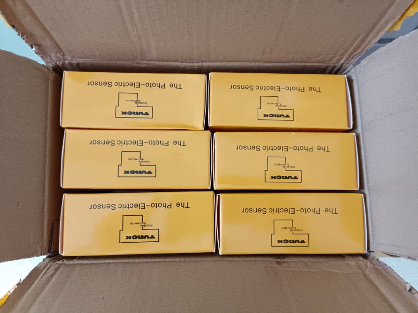 流量傳感器FCS-G1/2A4P-AP8X-H1141/L080原裝圖爾克TURCK