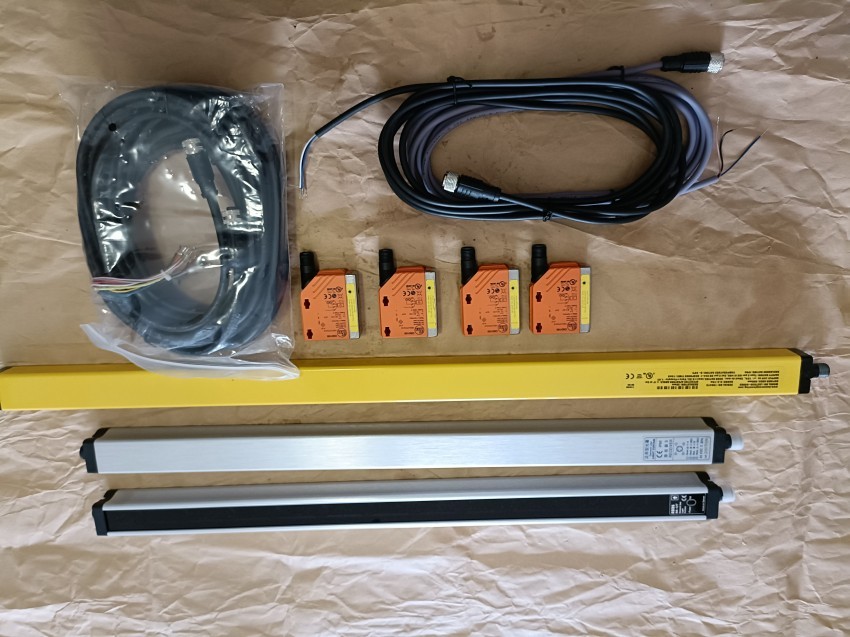 IFT204 易福門IFM 電感式接近開關(guān)