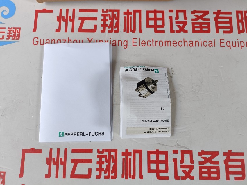  3 線倍加福ML100-8-W-200-RT/102/115 漫反射型光電傳感器