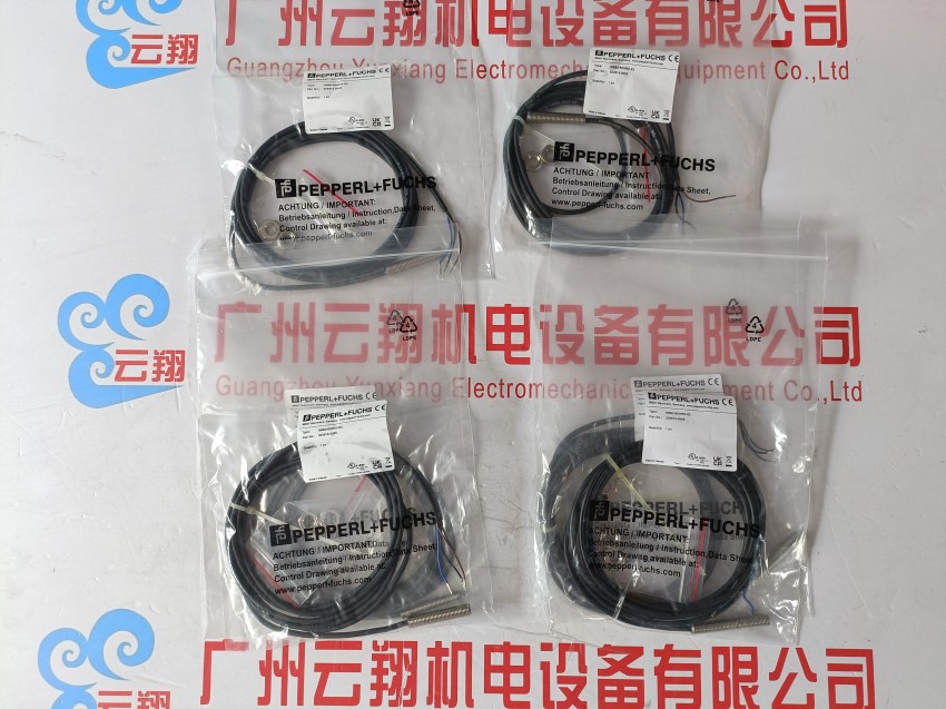  P+F倍加福 OBT300-R100-2EP-IO-V31-L 三角測量傳感器 (BGS)